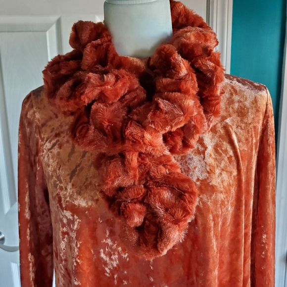 Faux Fur Orange Scarf NWOT - Picture 10 of 13
